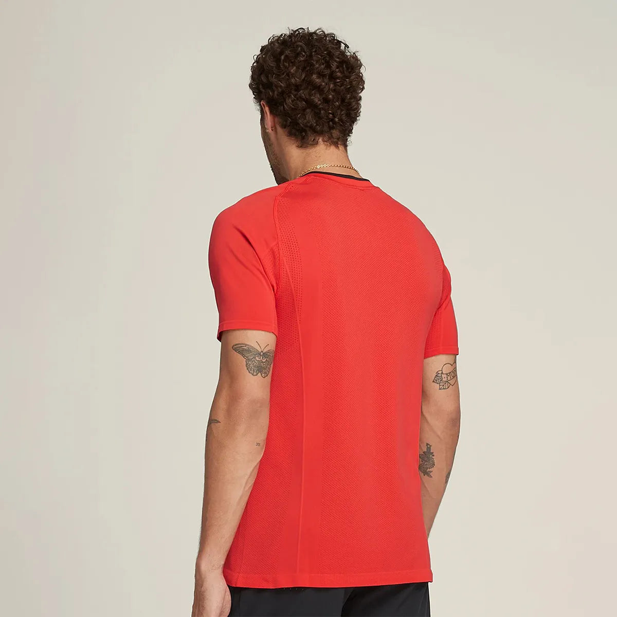 CAMISETA WILSON BELA SERIES SIN COSTURAS CON CREMALLERA HENLEY