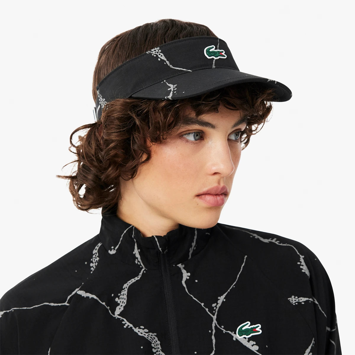 VISERA LACOSTE MUJER ATLETA ASIA