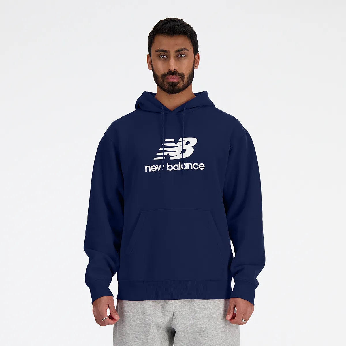 SUDADERA NEW BALANCE ESSENTIAL LOGO CON CAPUCHA