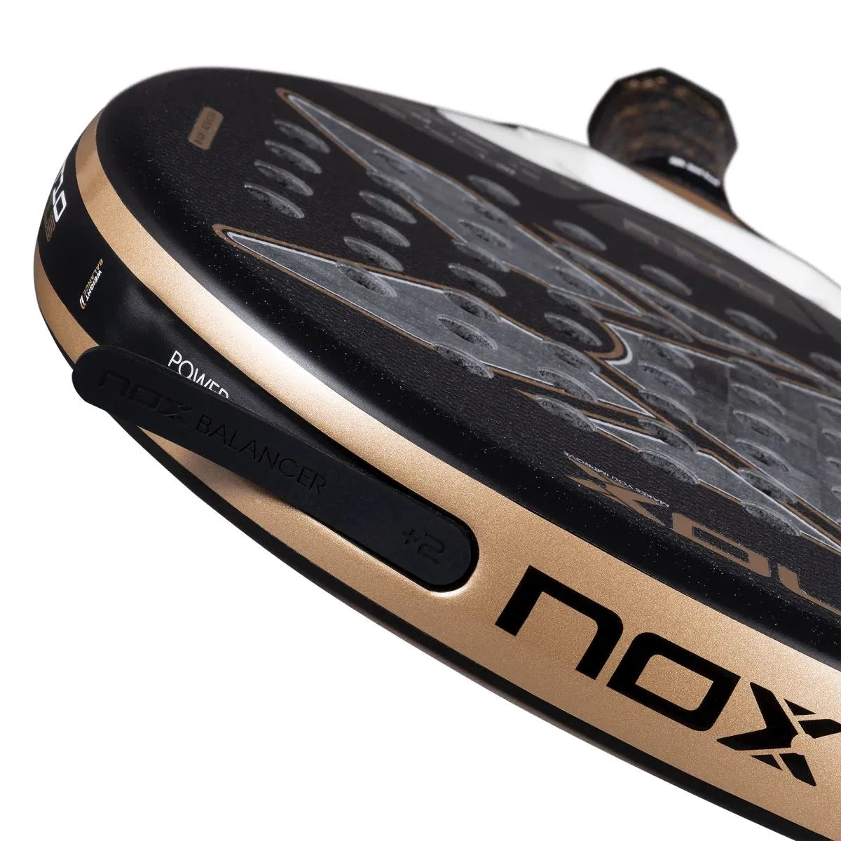 RAQUETA DE PÁDEL NOX AT10 GENIUS 18K ALUM BY AGUSTIN TAPIA 2026