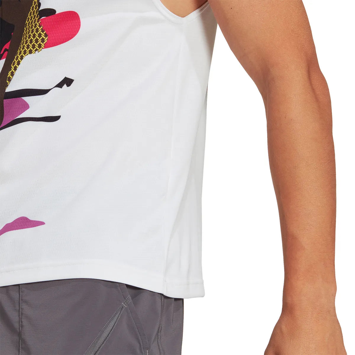 CAMISETA DE TIRANTES ADIDAS UNISEX NEW YORK UNITEFIT THEBE MAGUGU