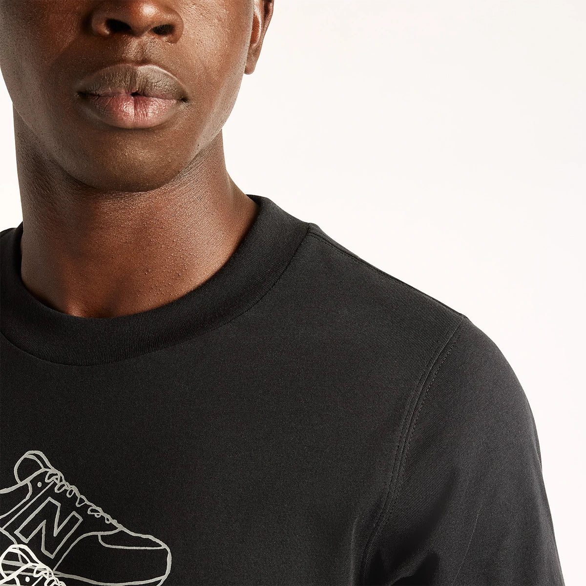 CAMISETA NEW BALANCE LAYERED 574 RELAXED