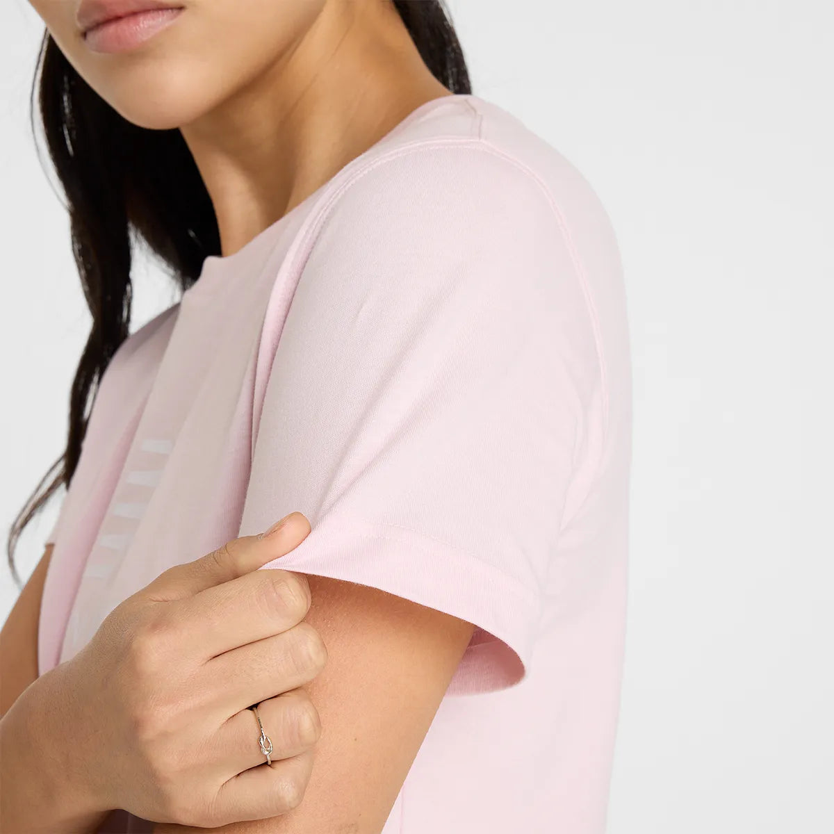 CAMISETA NEW BALANCE MUJER ESSENTIALS JERSEY LOGO