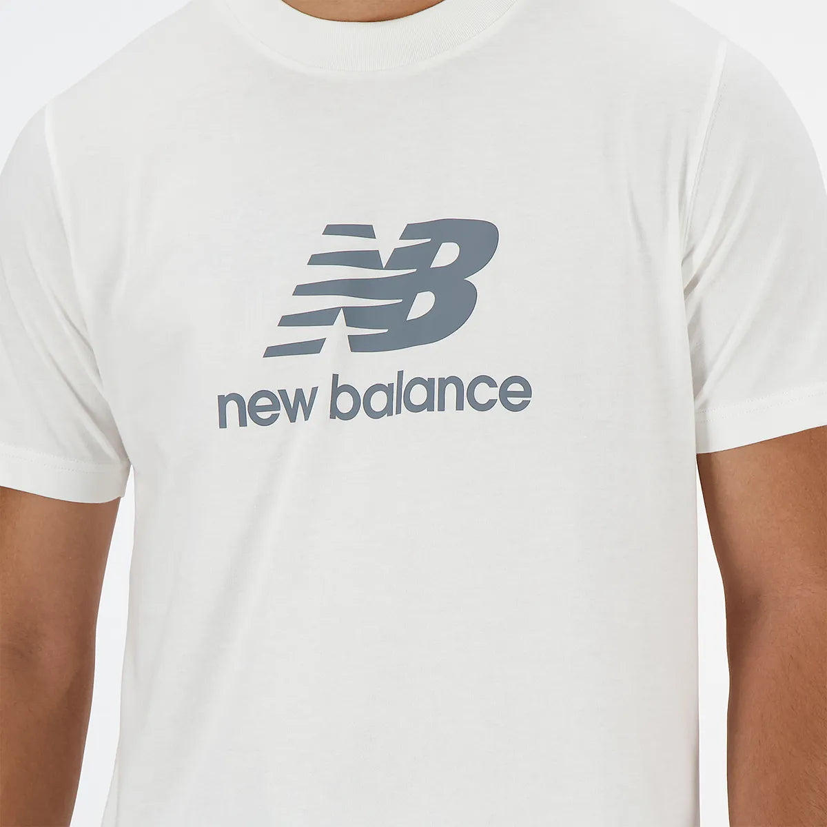 CAMISETA NEW BALANCE ESSENTIALS LOGO