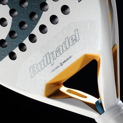 RAQUETA DE PÁDEL BULLPADEL PEARL 26 BY BEA GONZALEZ