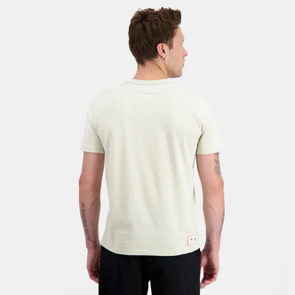 CAMISETA LE COQ SPORTIF PARIS 2024 GRÁFICA