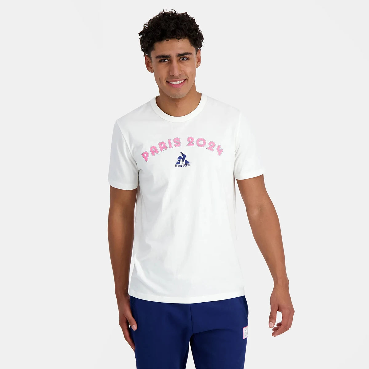 CAMISETA LE COQ SPORTIF PARIS 2024 GRÁFICA