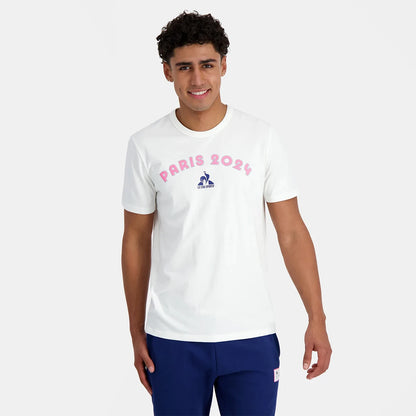 CAMISETA LE COQ SPORTIF PARIS 2024 GRÁFICA
