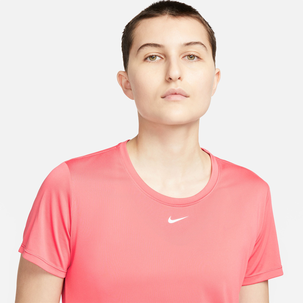 CAMISETA NIKE MUJER DRI FIT ONE STANDARD NIKE Mujer Ropa